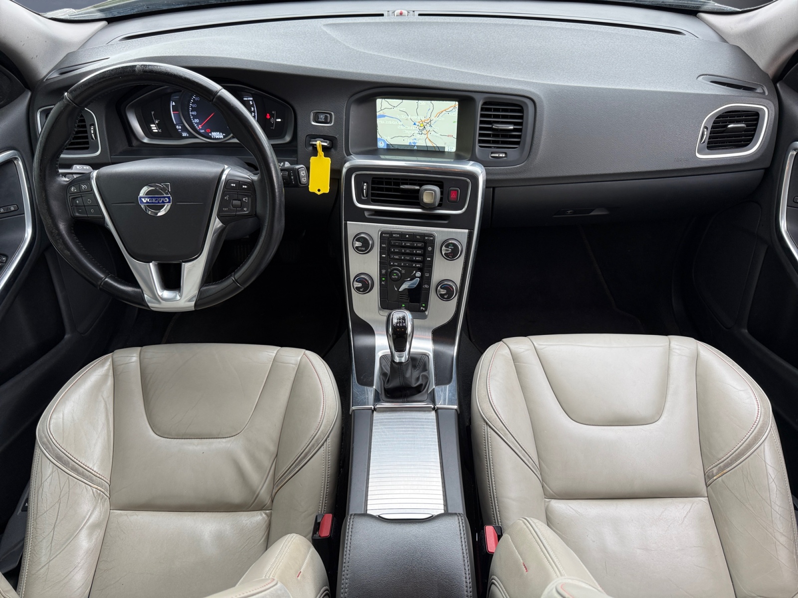 Volvo V60 14