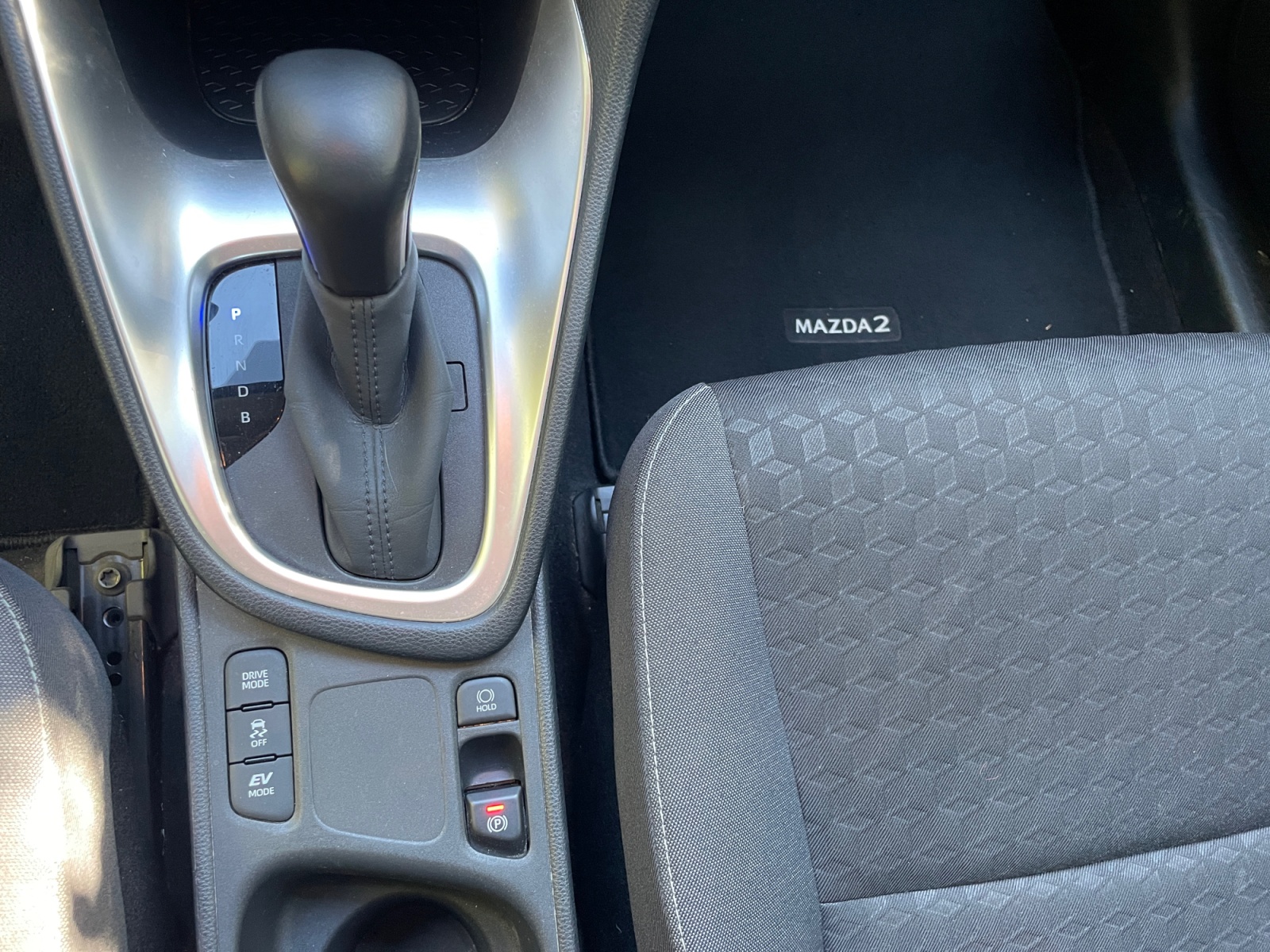 Mazda 2 25