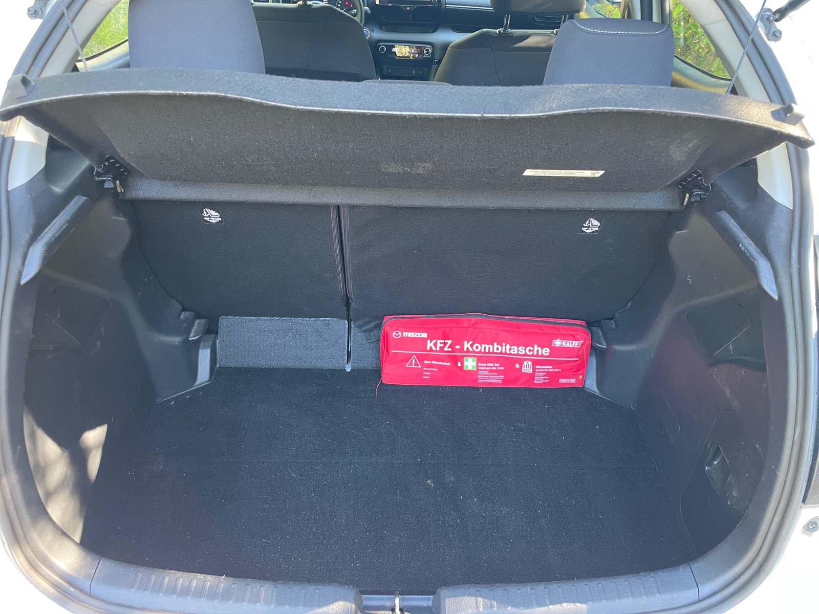 Mazda 2 31
