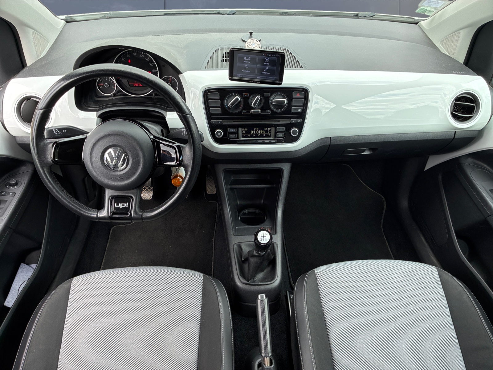 Volkswagen Up 14