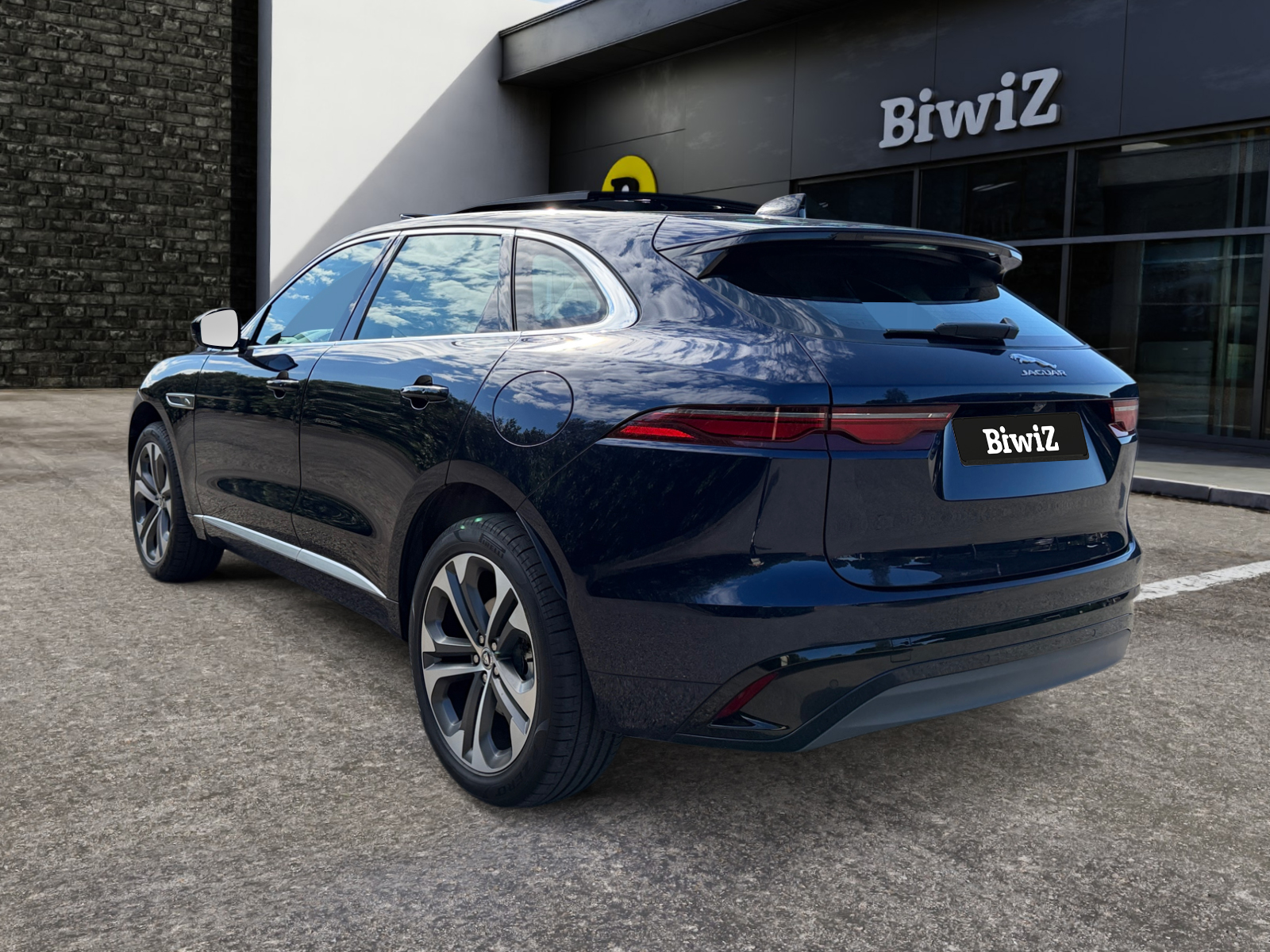 Jaguar F-Pace 2