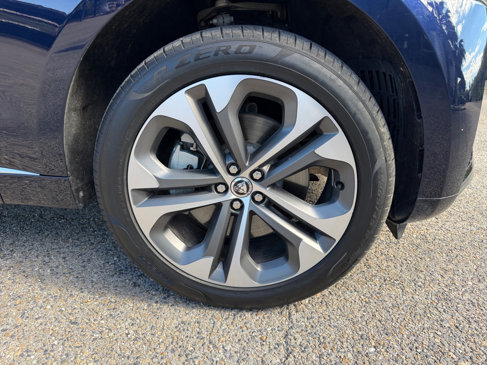 Jaguar F-Pace 33