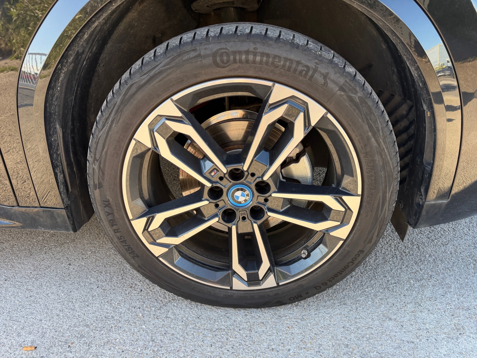 Bmw Ix2 33