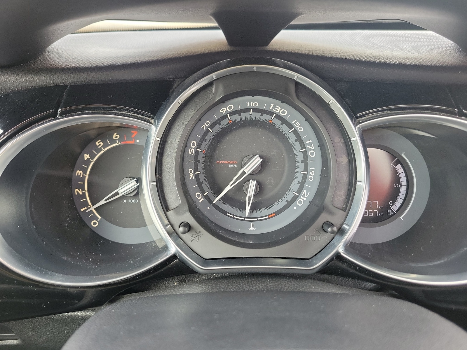 Ds Automobiles Ds3 16