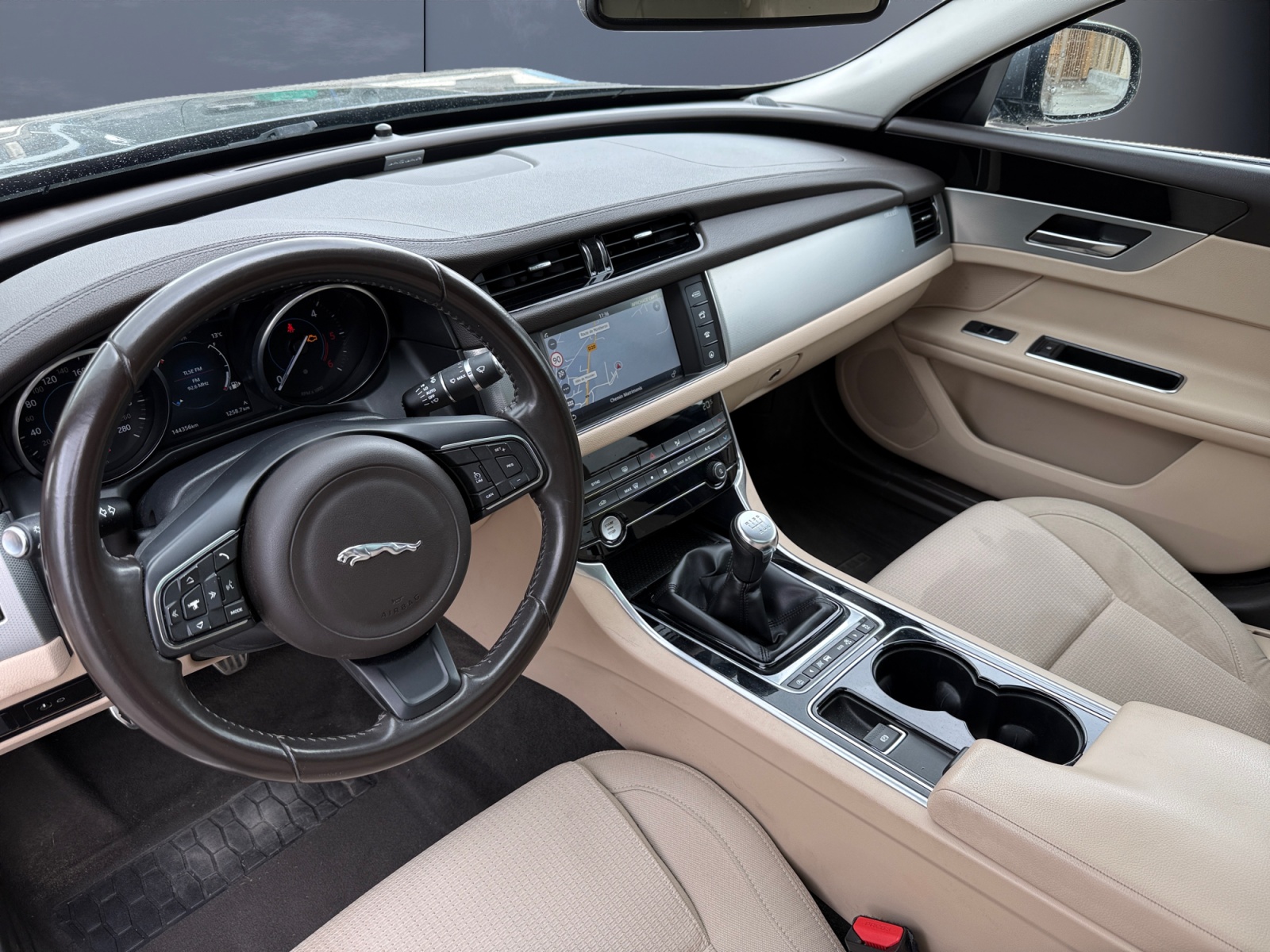 Jaguar Xf 8