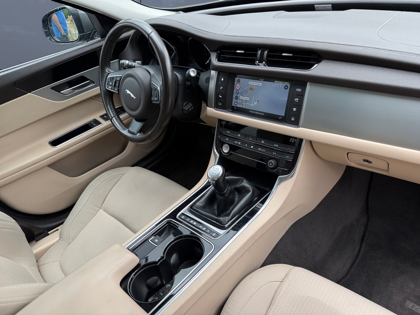 Jaguar Xf 12