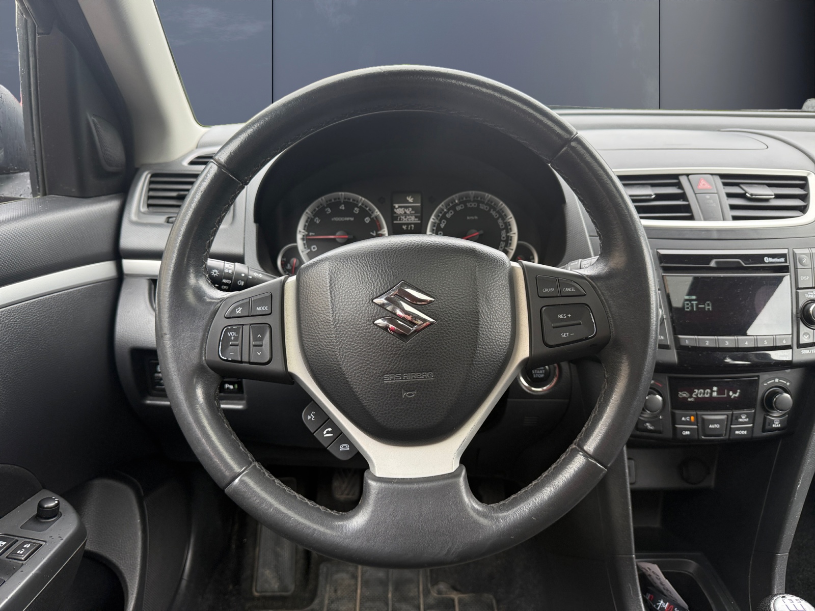 Suzuki Swift 15