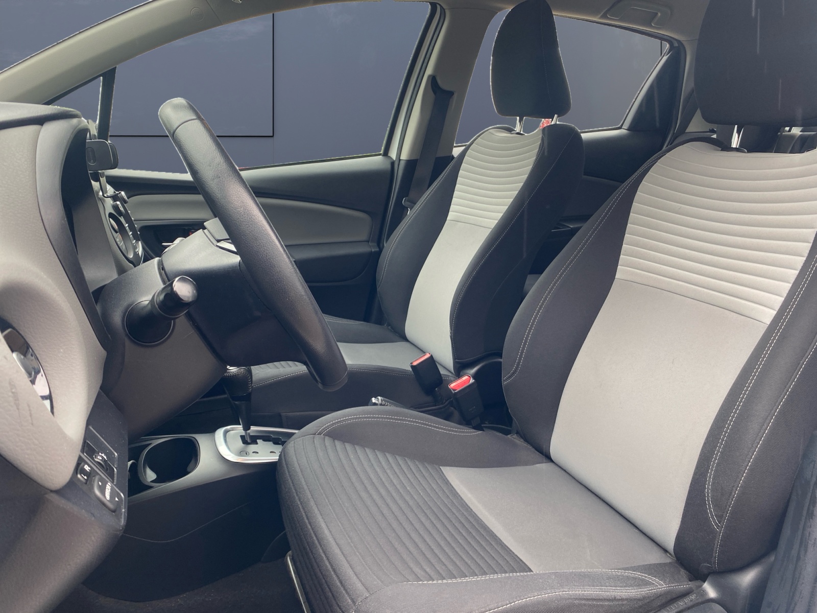 Toyota Yaris 9