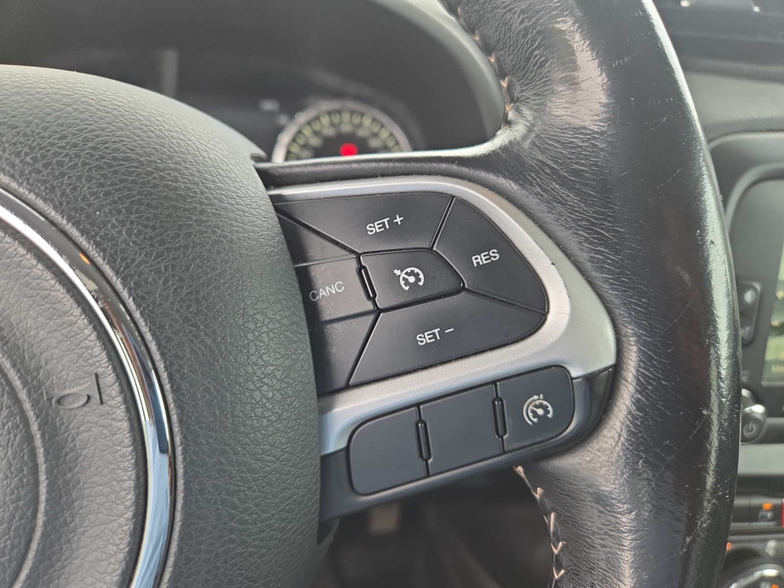 Jeep Renegade 21
