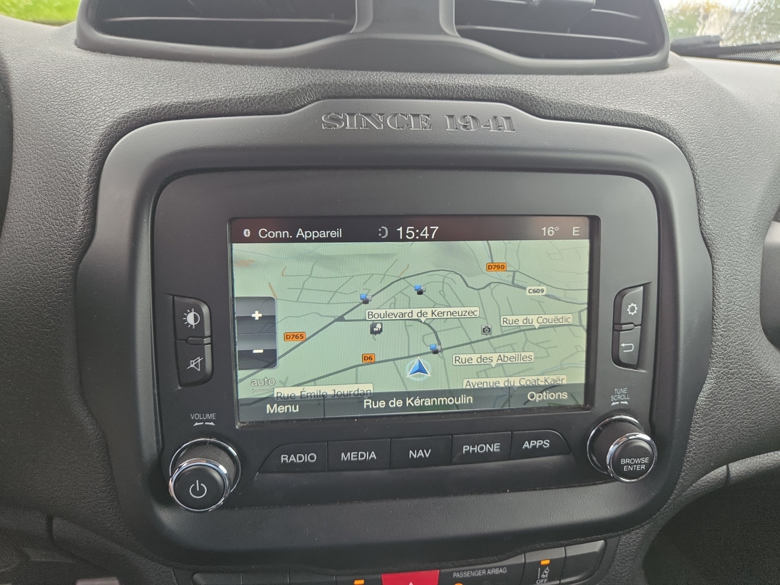 Jeep Renegade 23