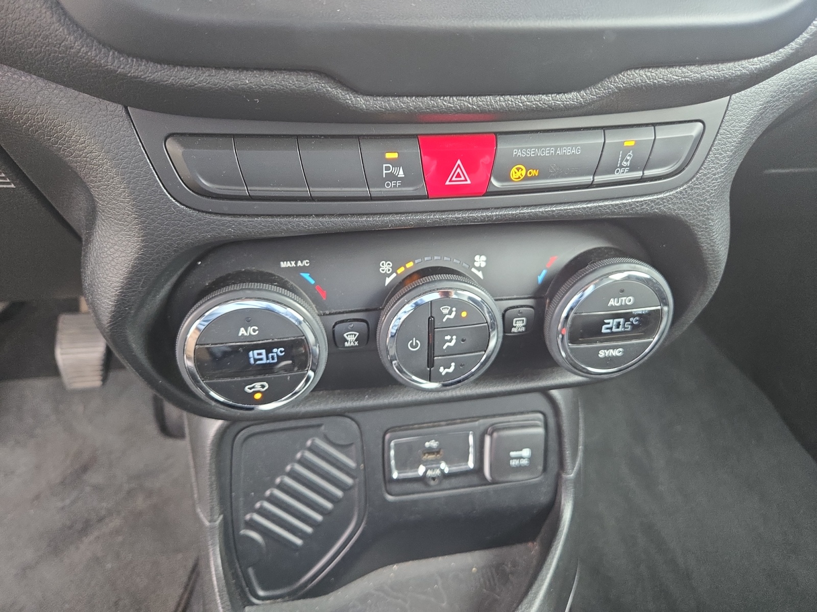 Jeep Renegade 24