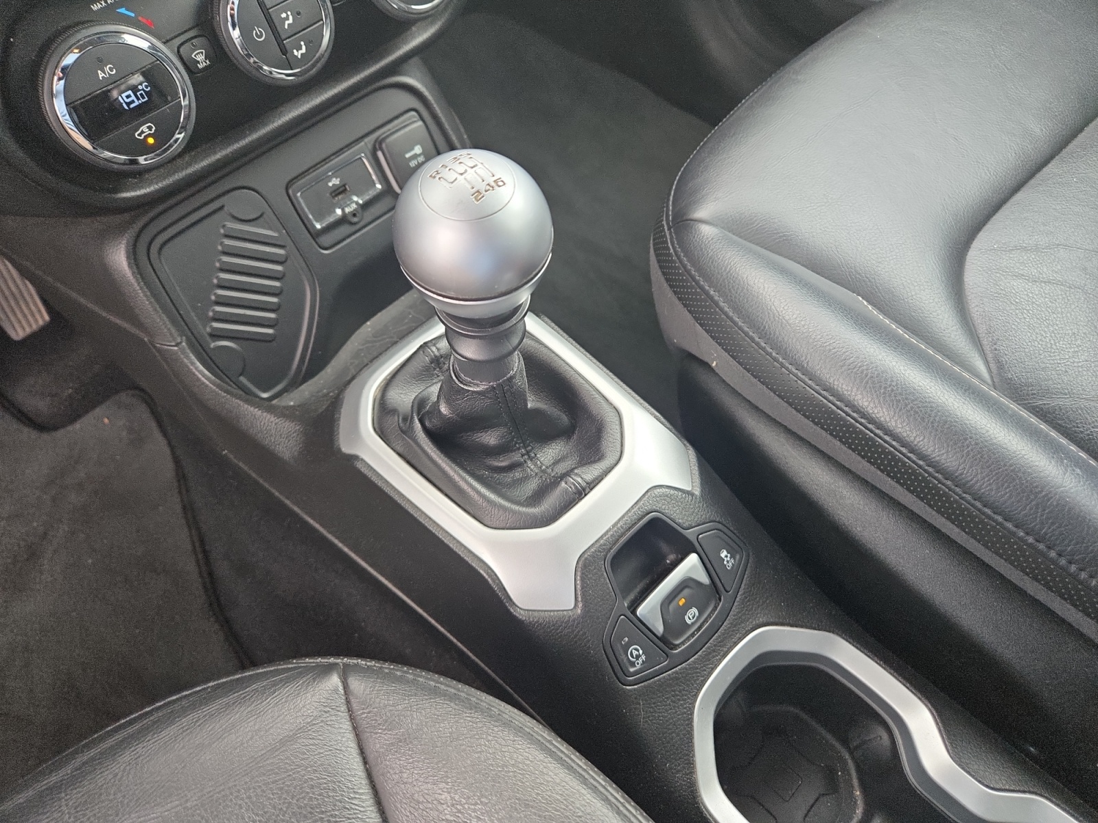 Jeep Renegade 25