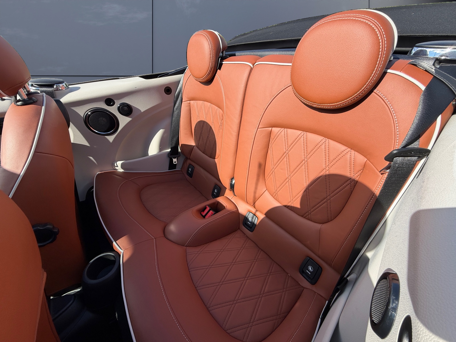Mini Cabrio 10