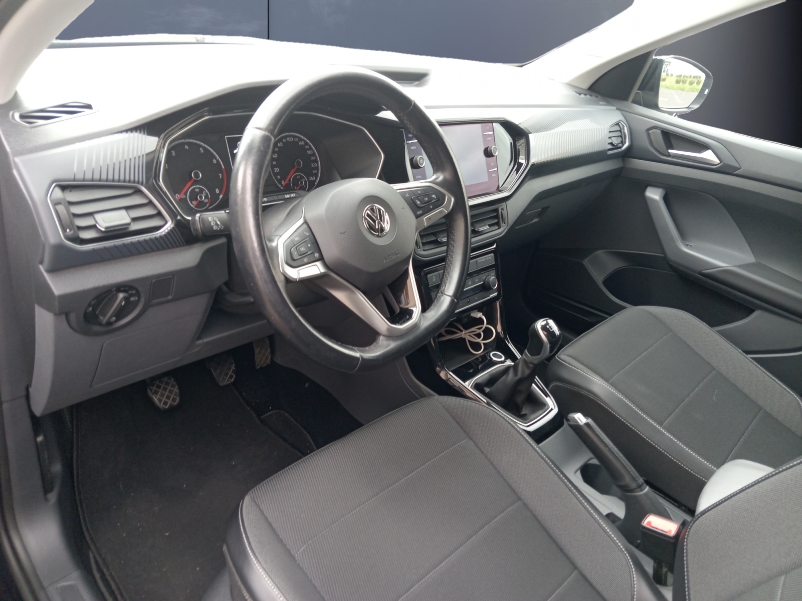 Volkswagen T-Cross 8