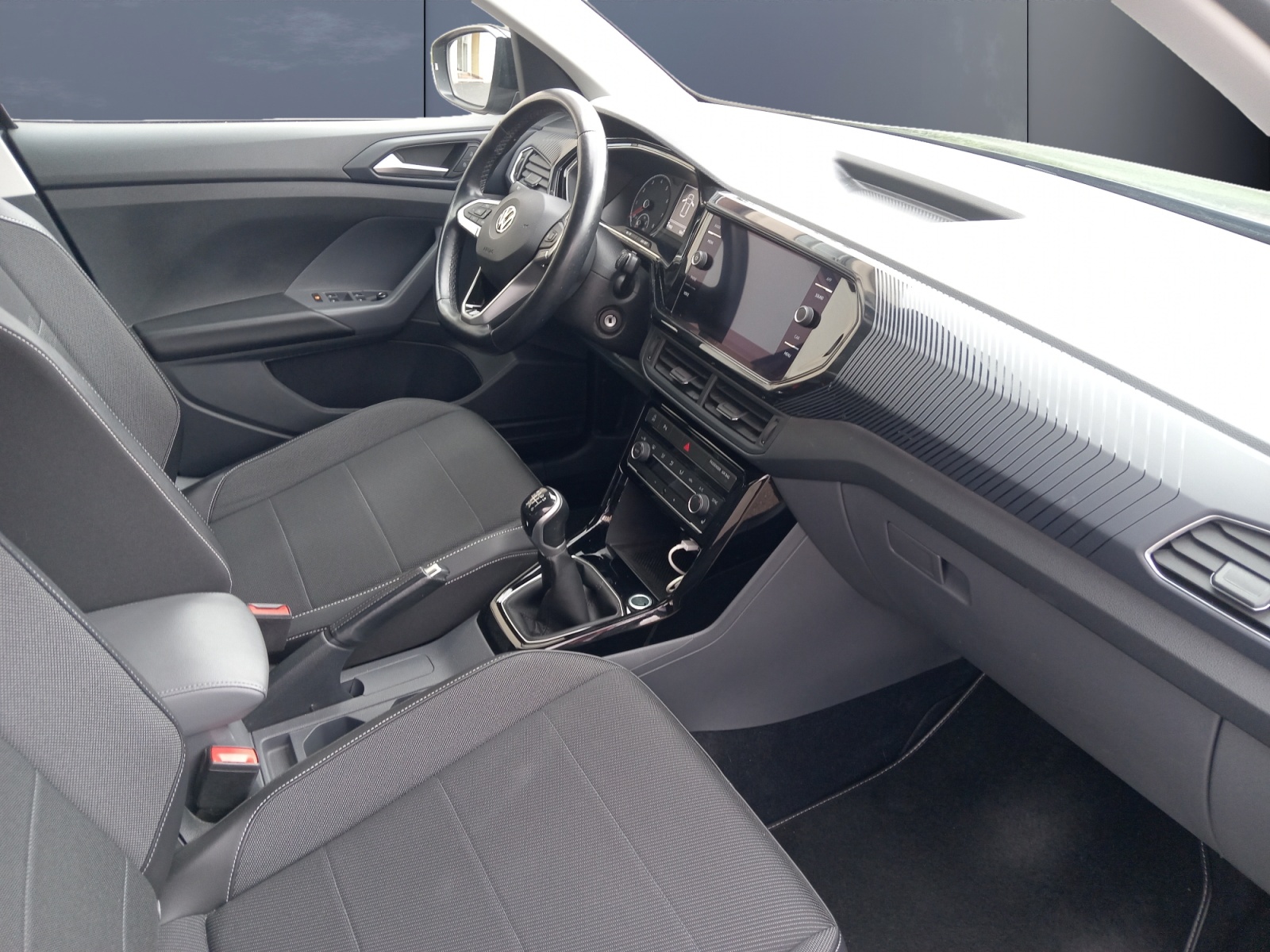 Volkswagen T-Cross 12