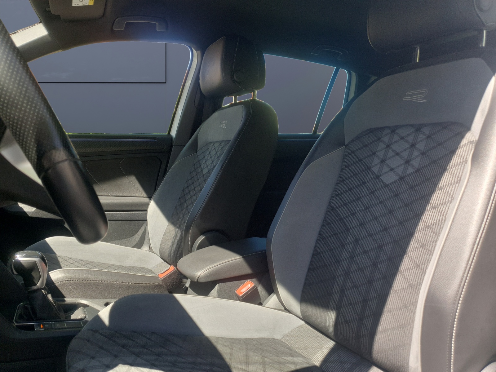 Volkswagen Tiguan 9