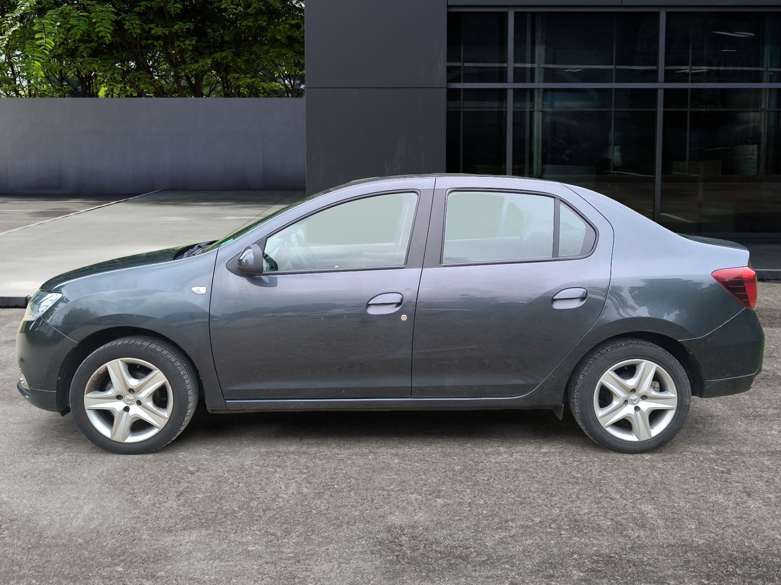 Dacia Logan 1