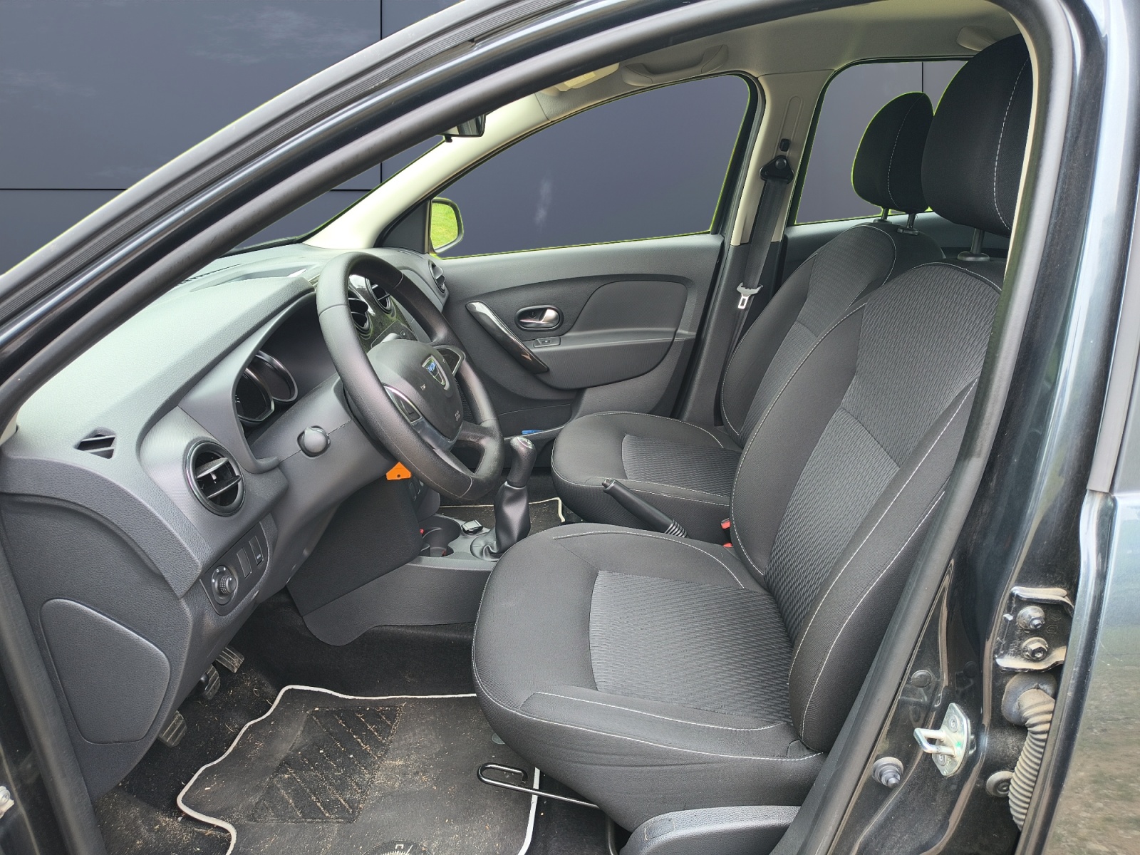 Dacia Logan 9