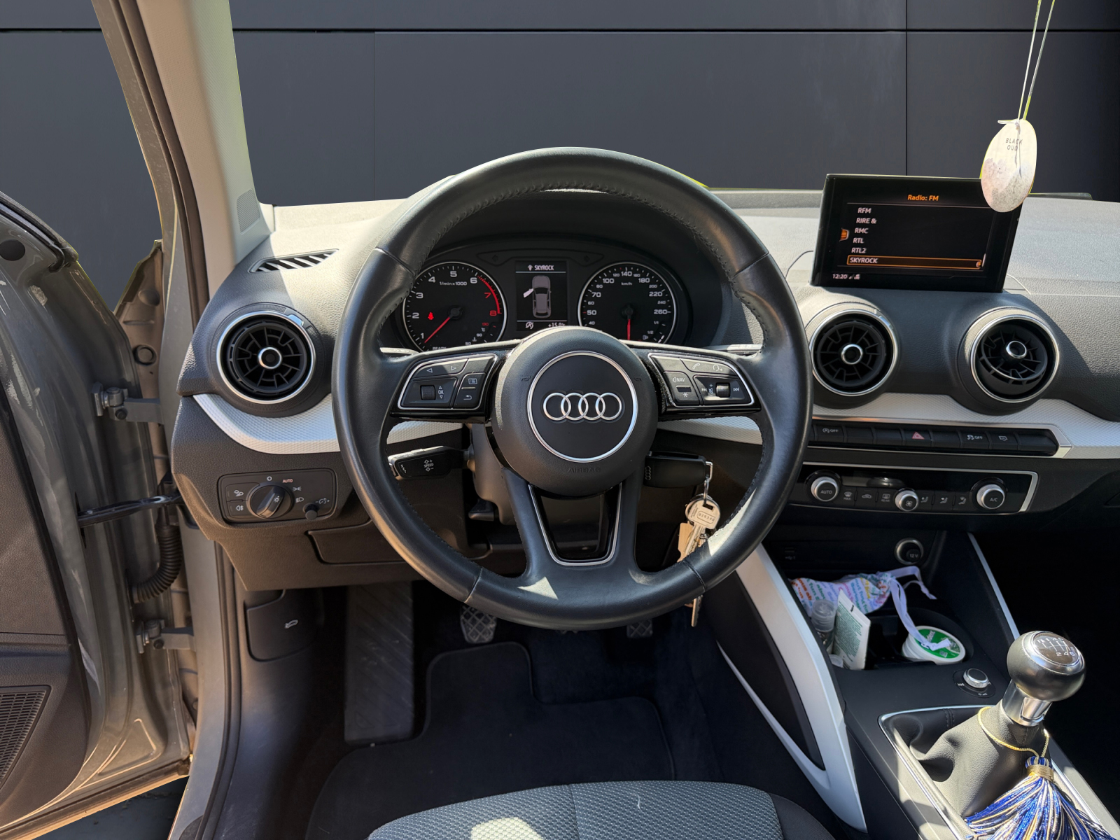 Audi Q2 15