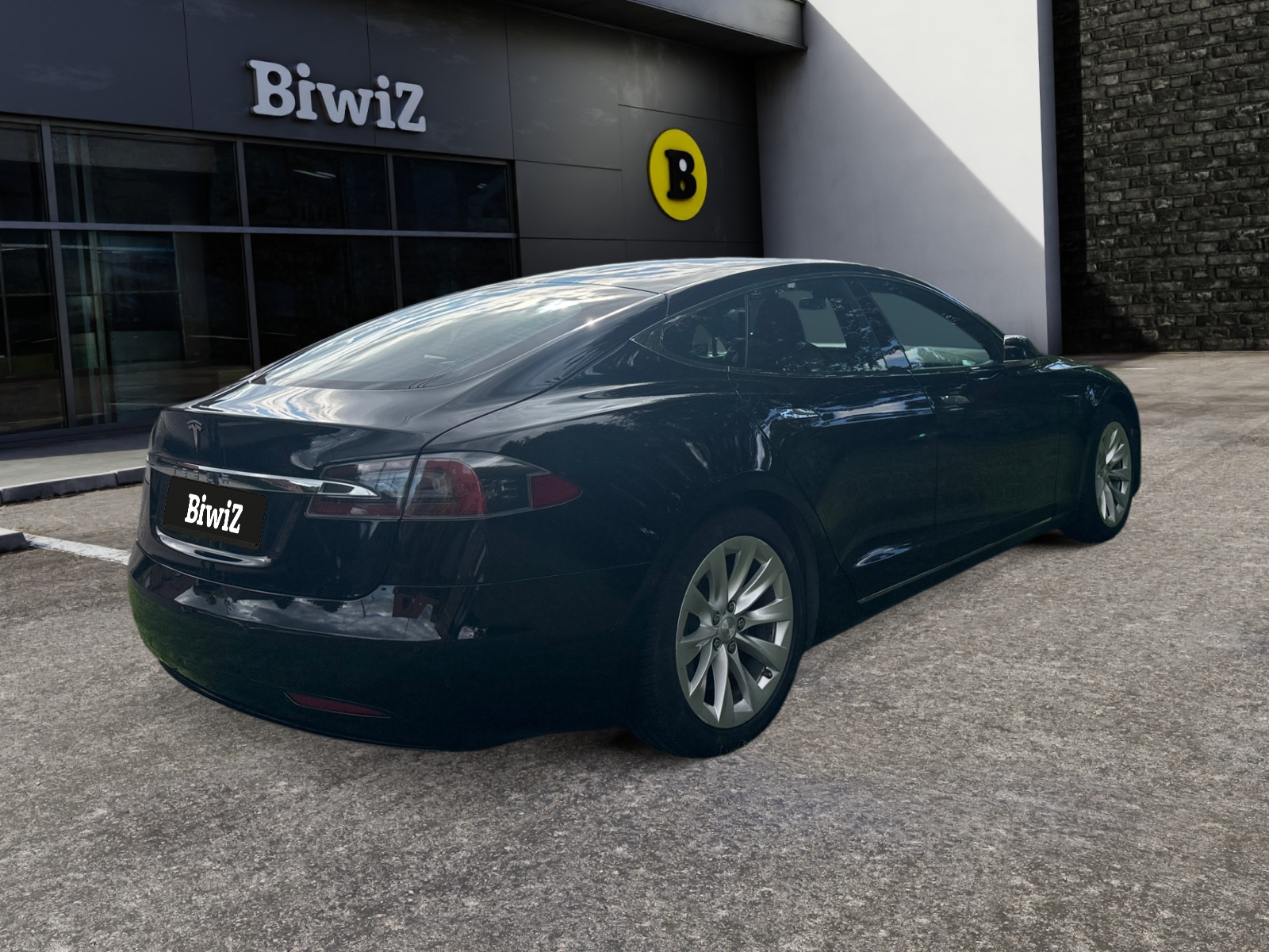 Tesla Model-S 4