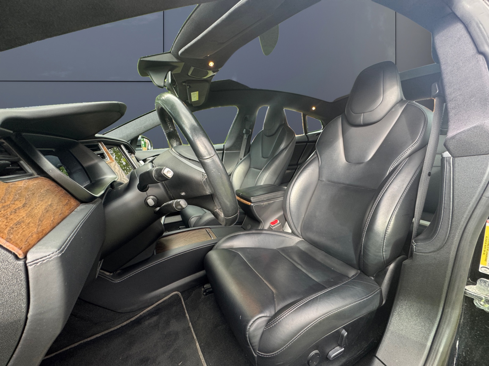 Tesla Model-S 9