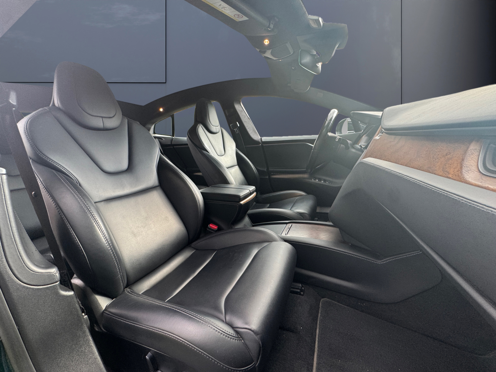 Tesla Model-S 13