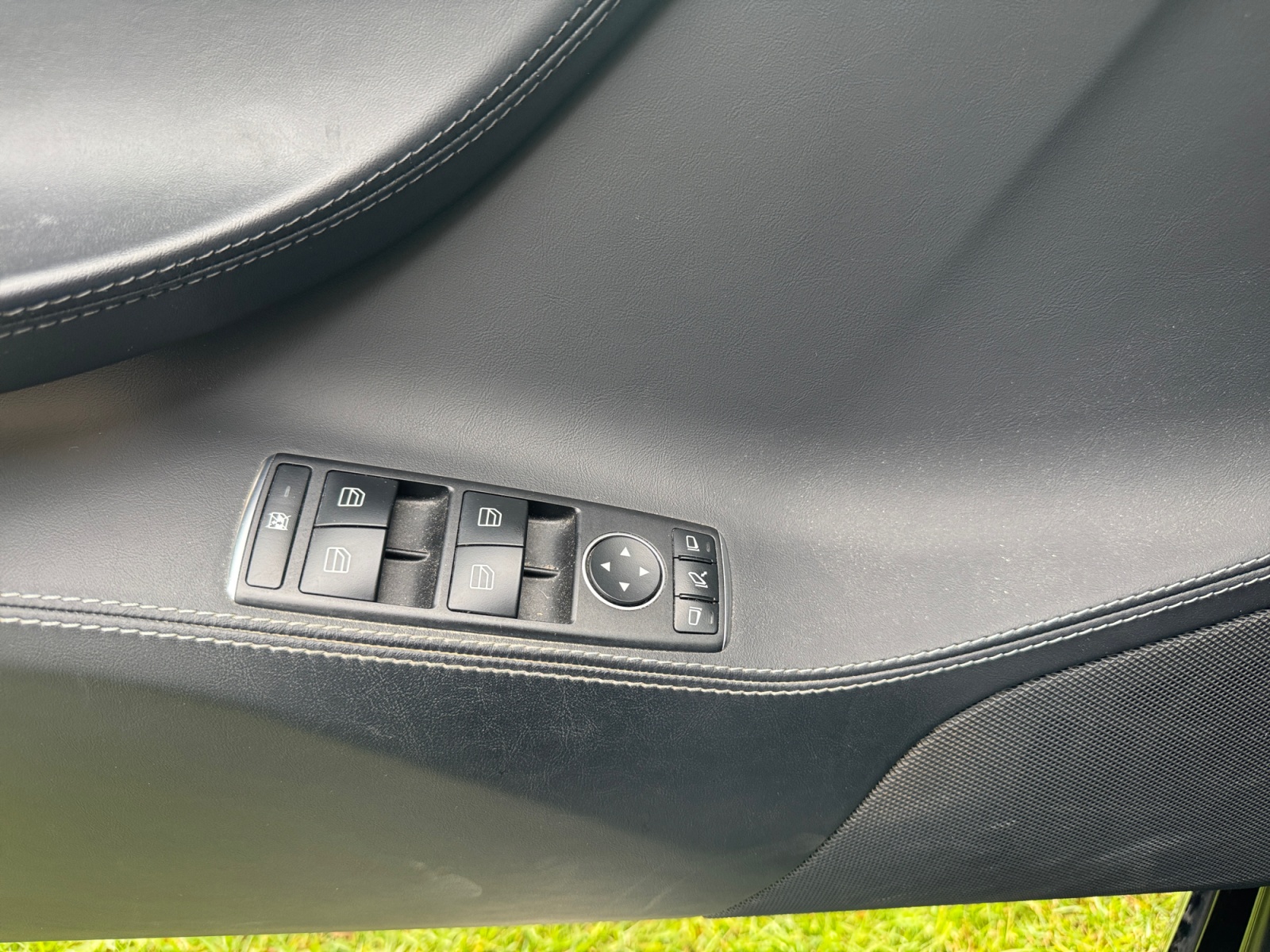 Tesla Model-S 17