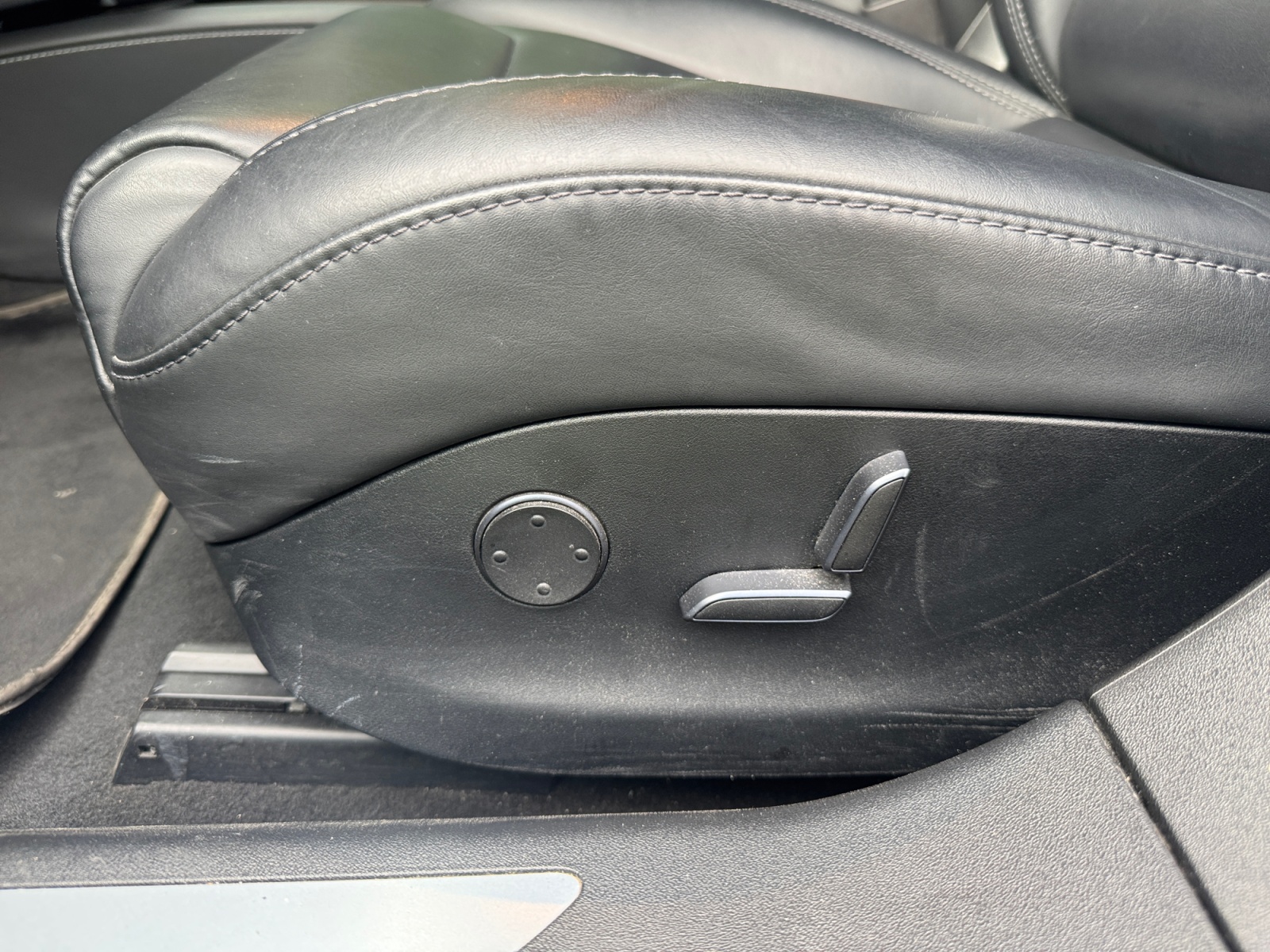 Tesla Model-S 18