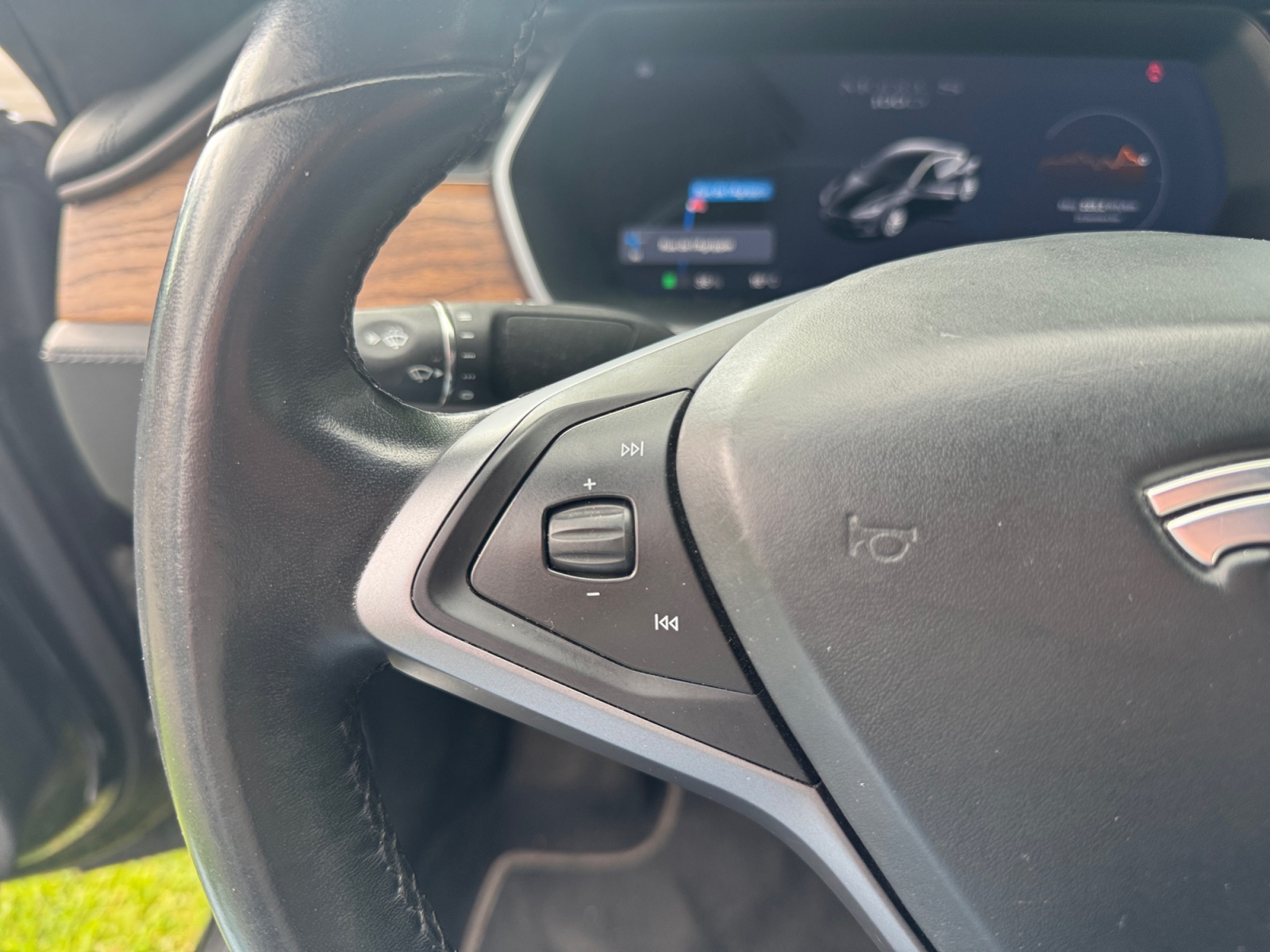 Tesla Model-S 20