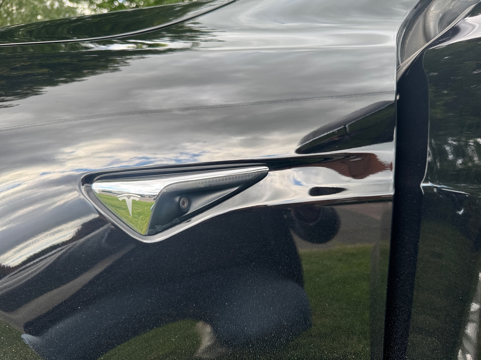 Tesla Model-S 28