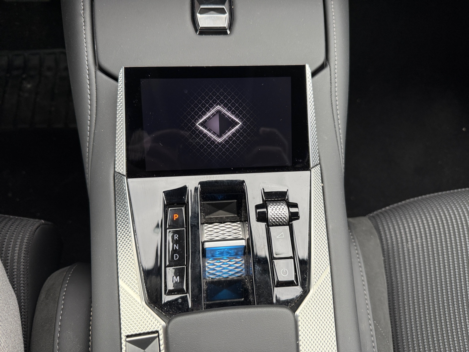 Ds Automobiles Ds 4 18