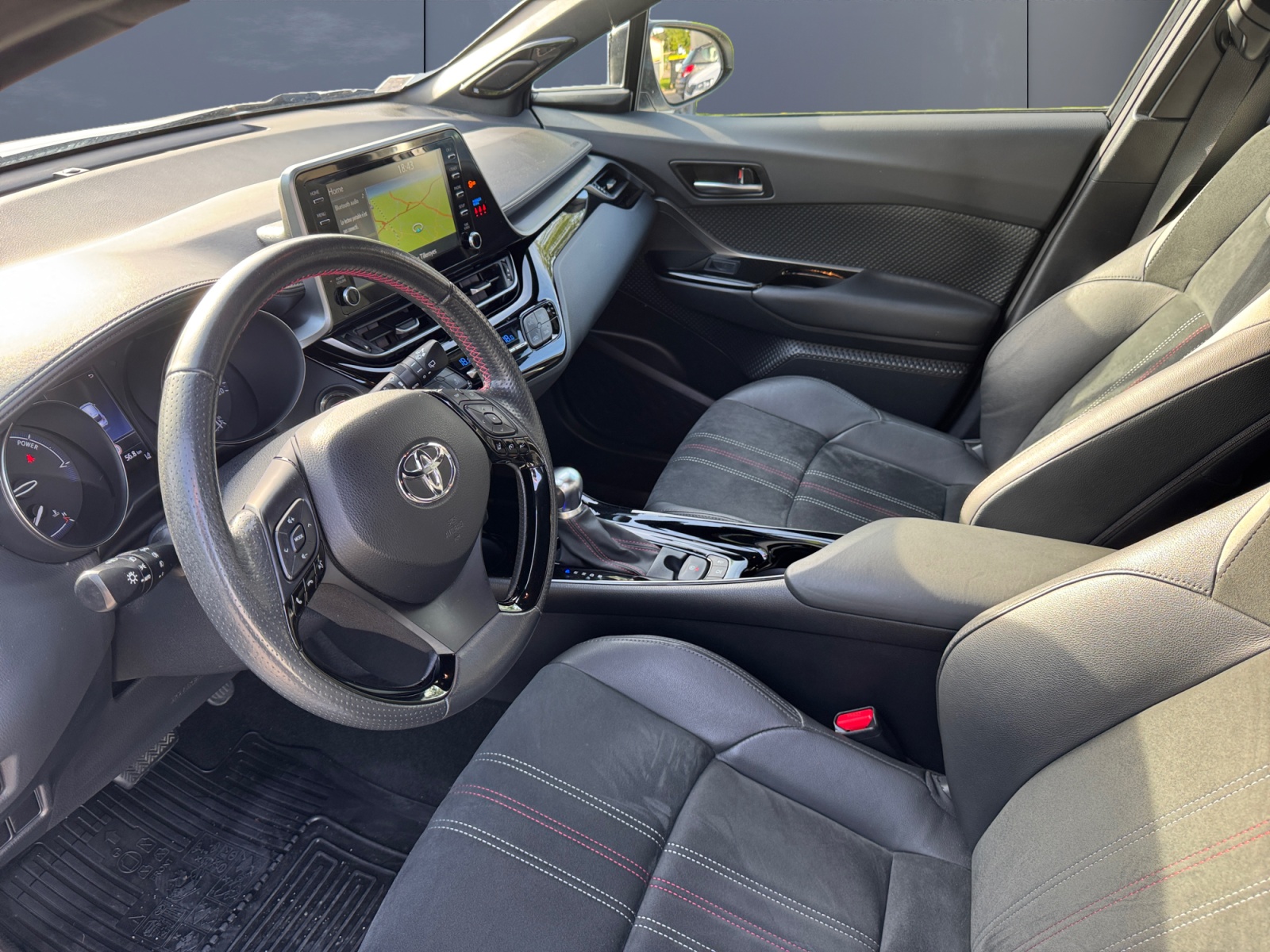 Toyota C-Hr 8