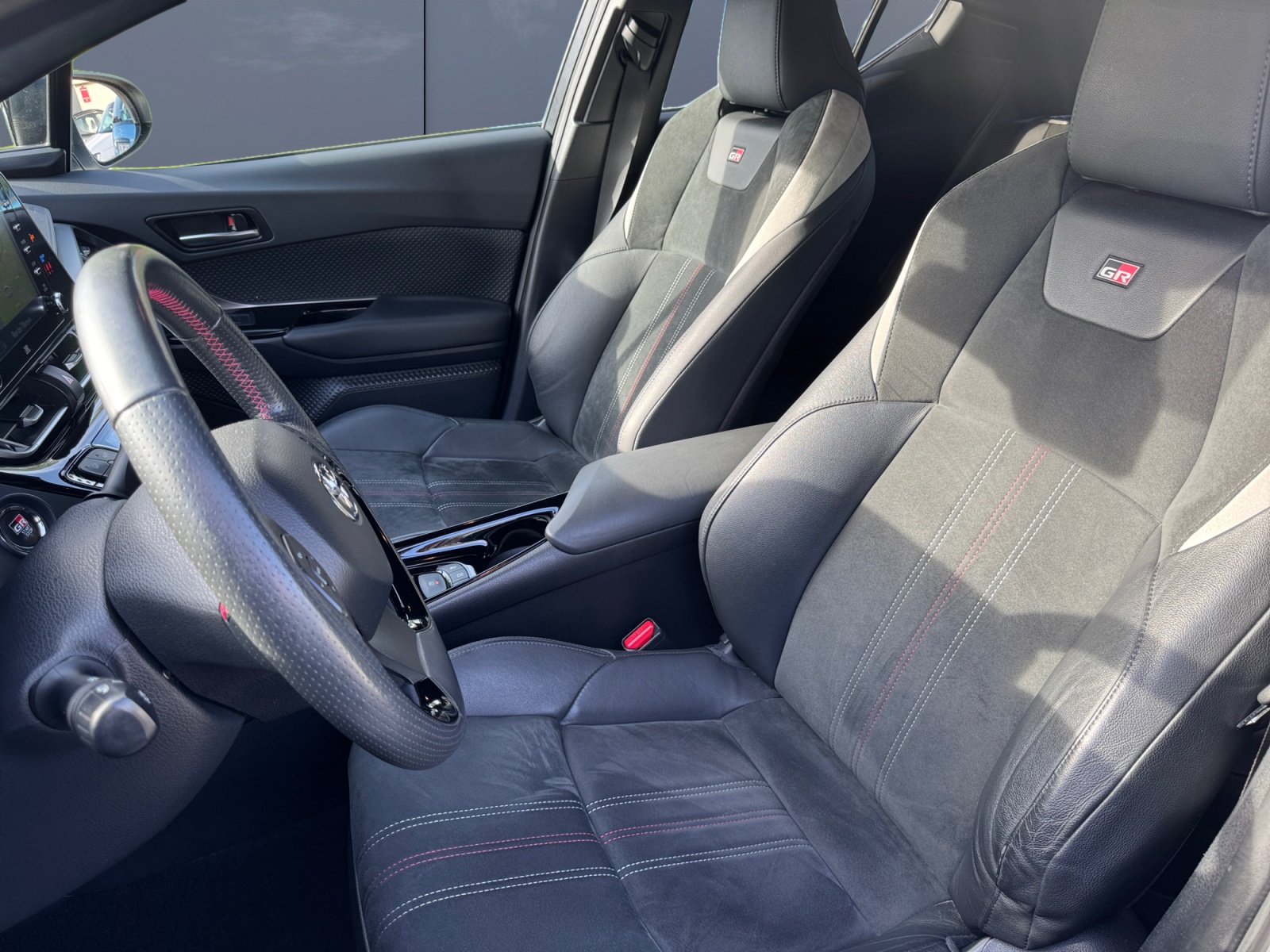 Toyota C-Hr 9