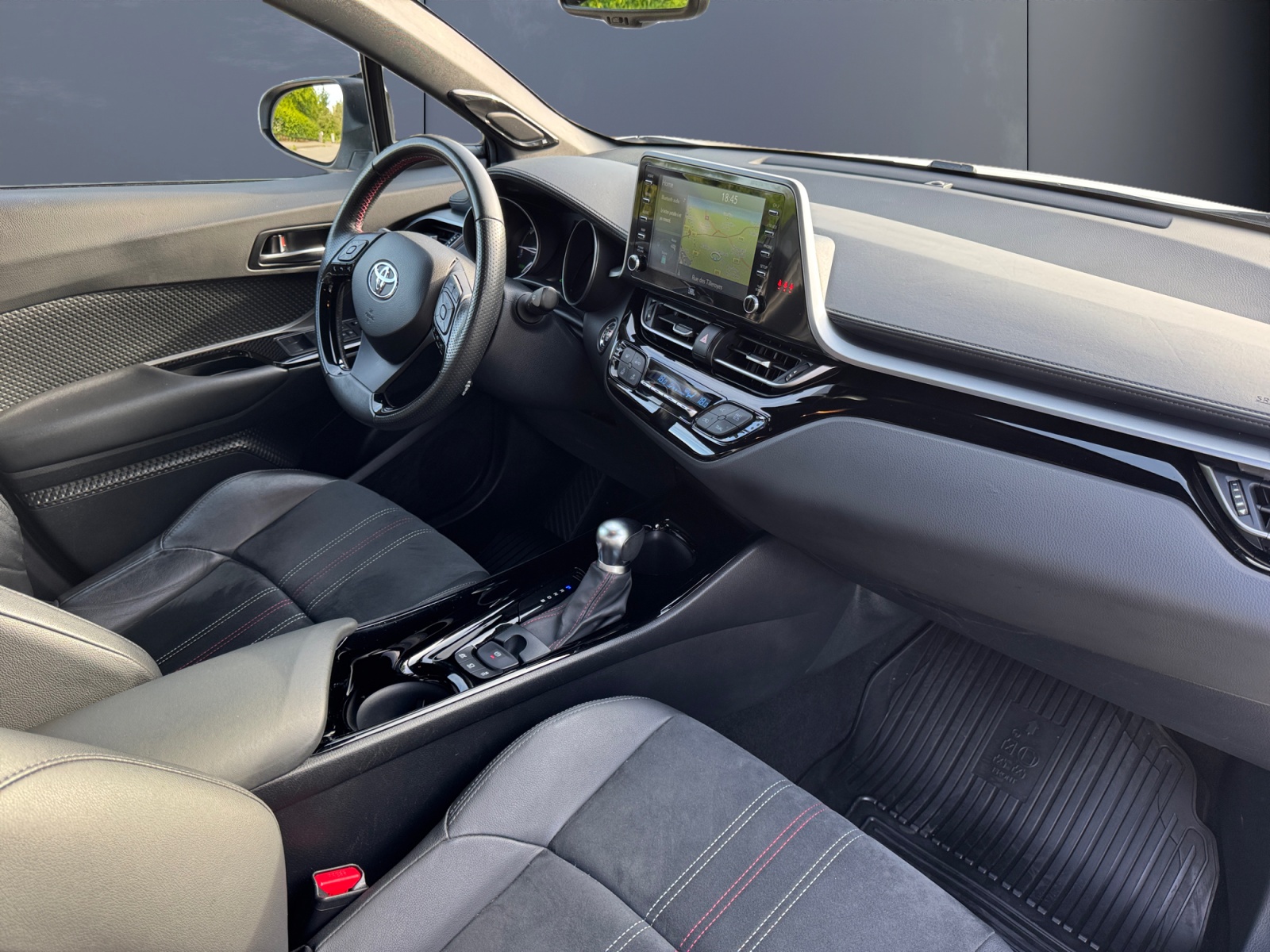 Toyota C-Hr 12