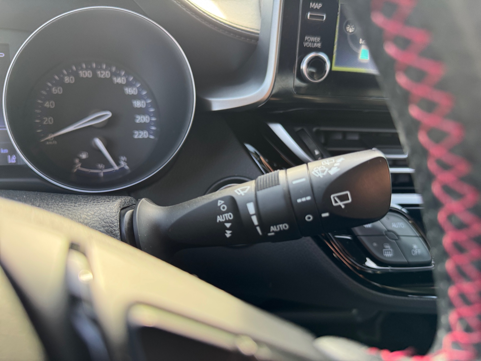 Toyota C-Hr 24