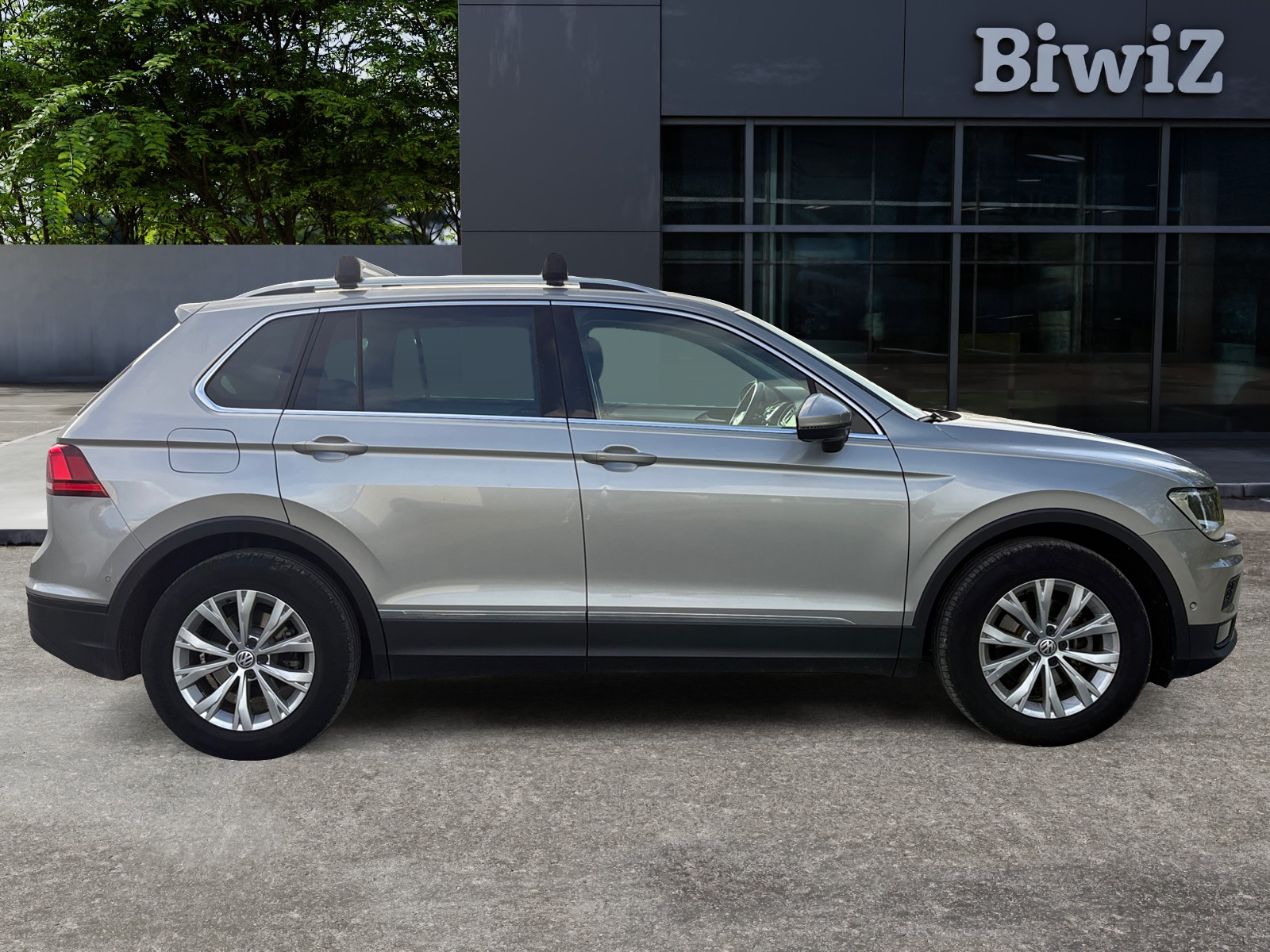 Volkswagen Tiguan 5