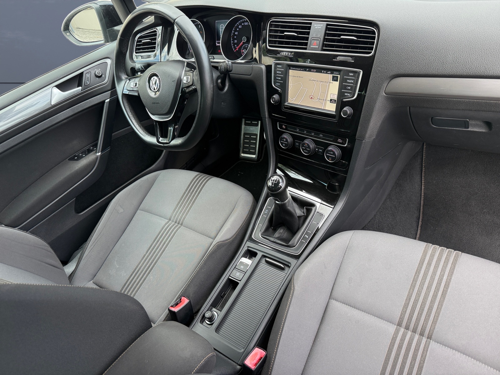 Volkswagen Golf 12