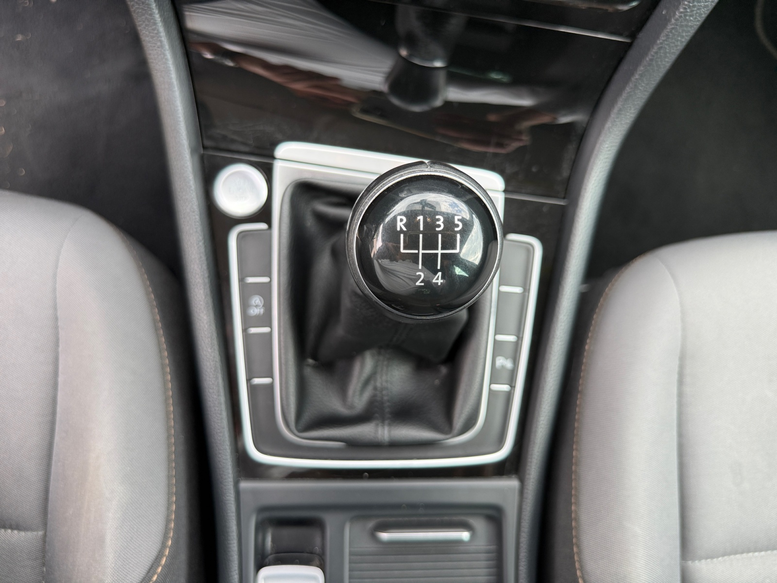 Volkswagen Golf 28