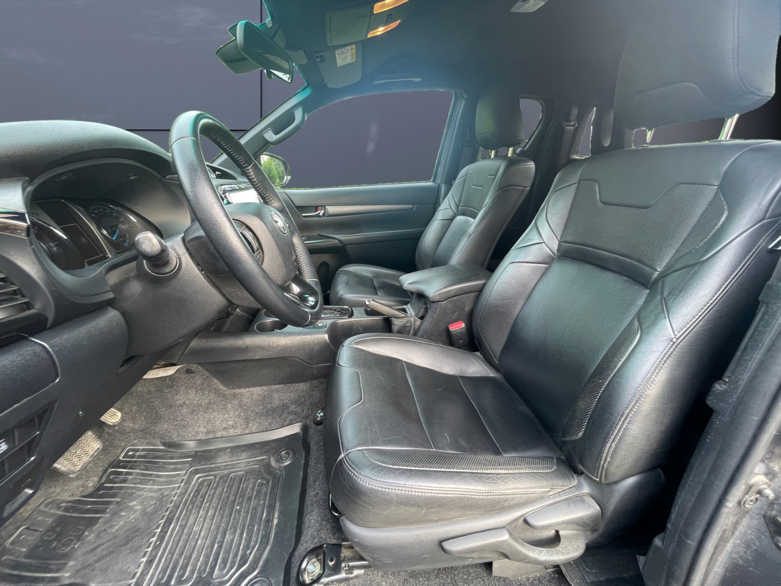 Toyota Hilux 9