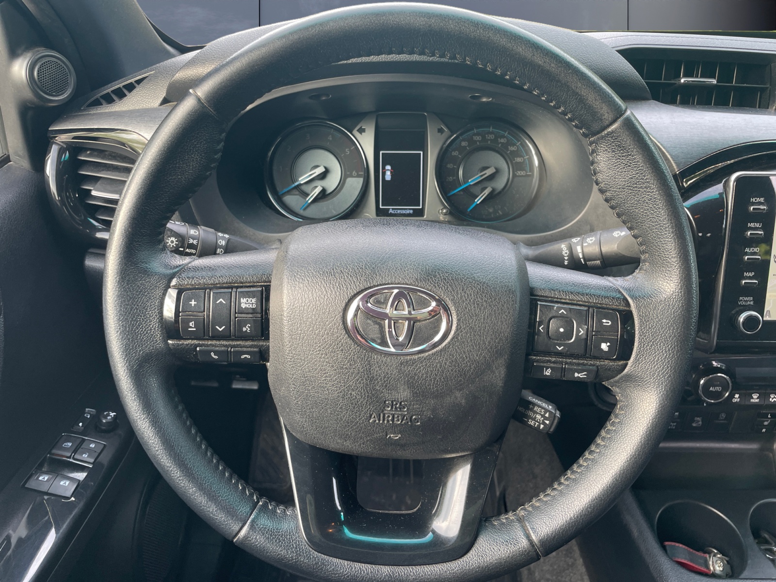 Toyota Hilux 15