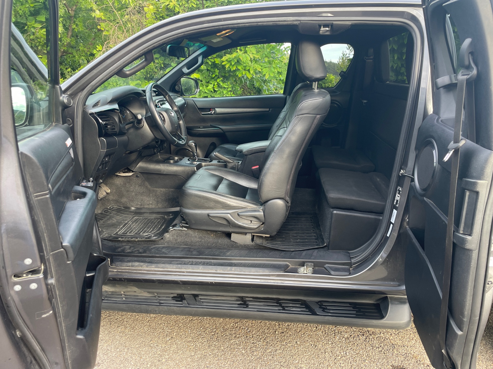 Toyota Hilux 23