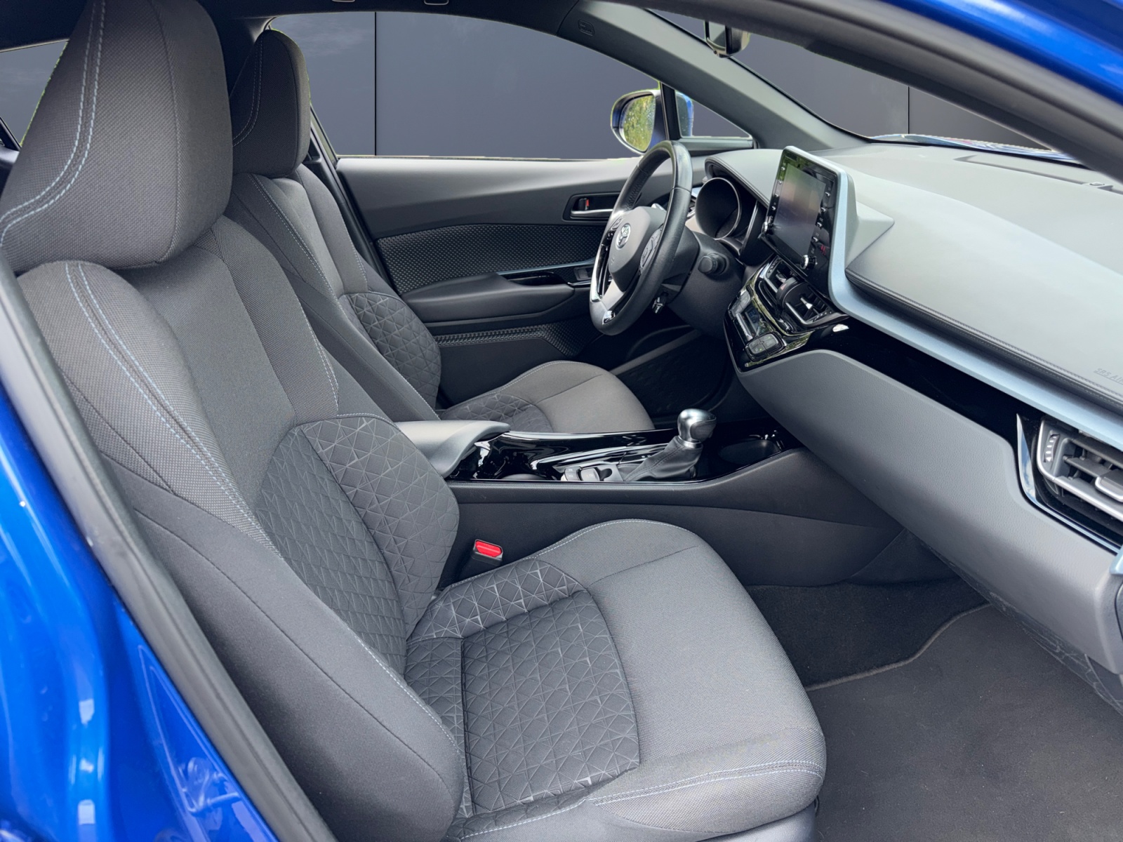 Toyota C-Hr 13