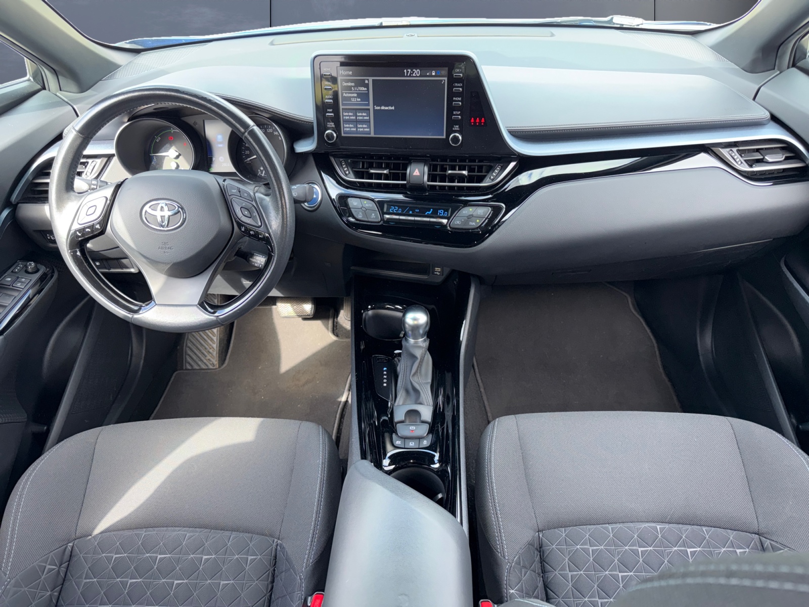 Toyota C-Hr 14