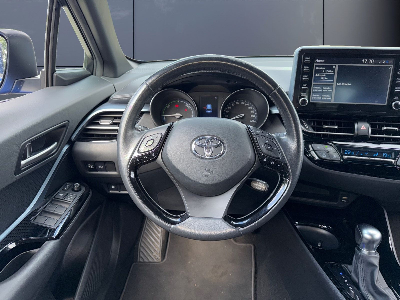 Toyota C-Hr 15