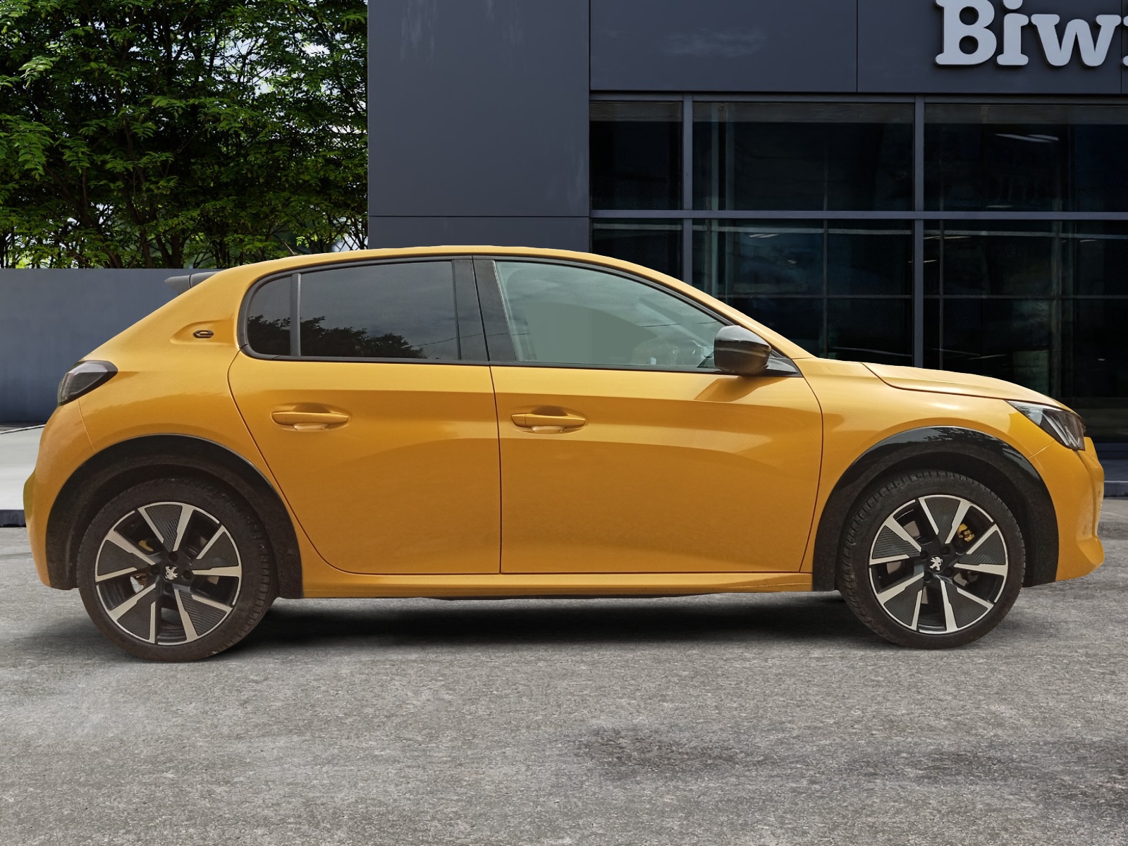 Peugeot E-208 5