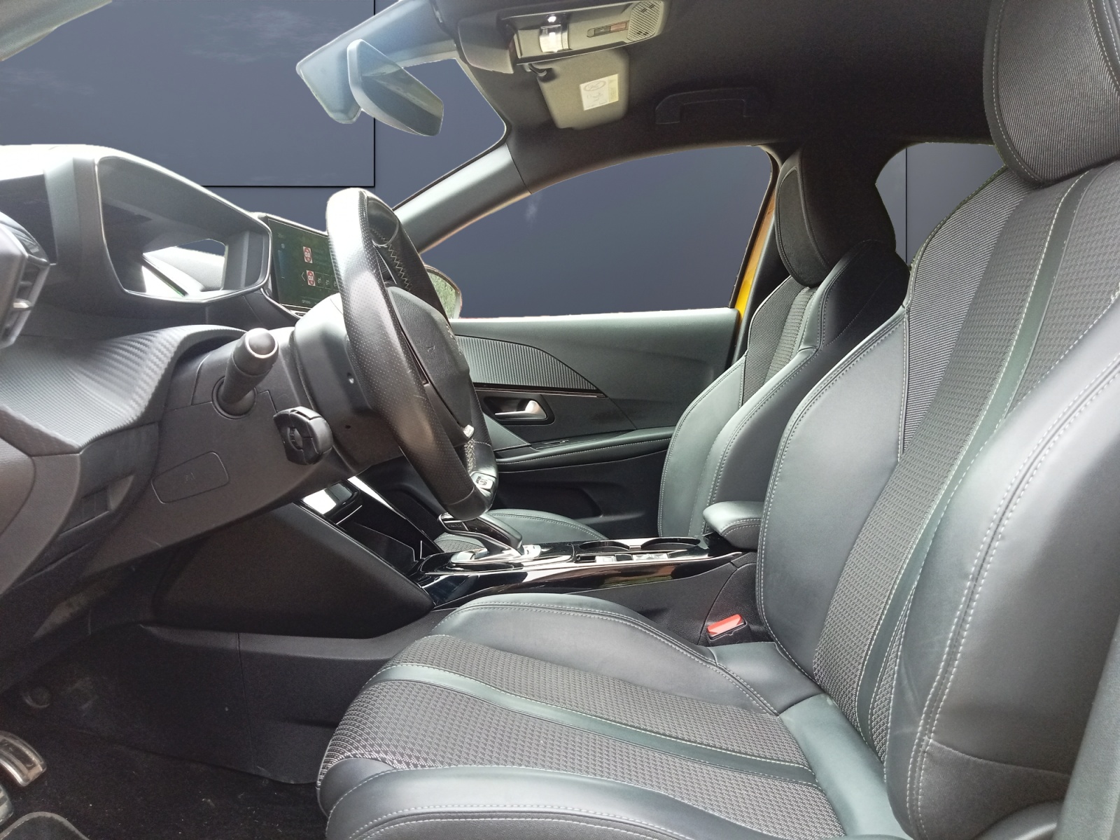 Peugeot E-208 9