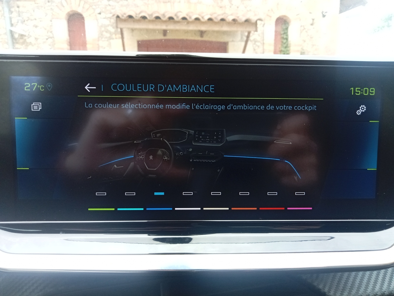 Peugeot E-208 27