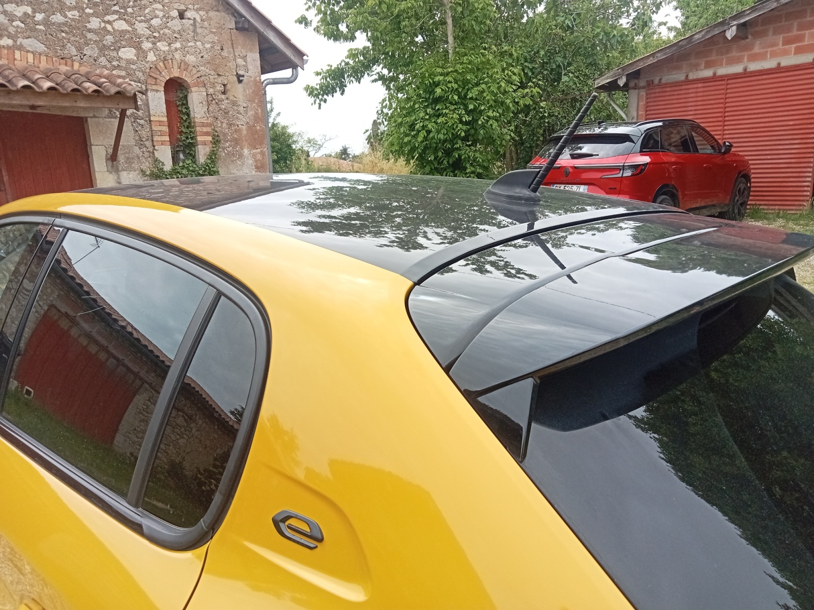 Peugeot E-208 29