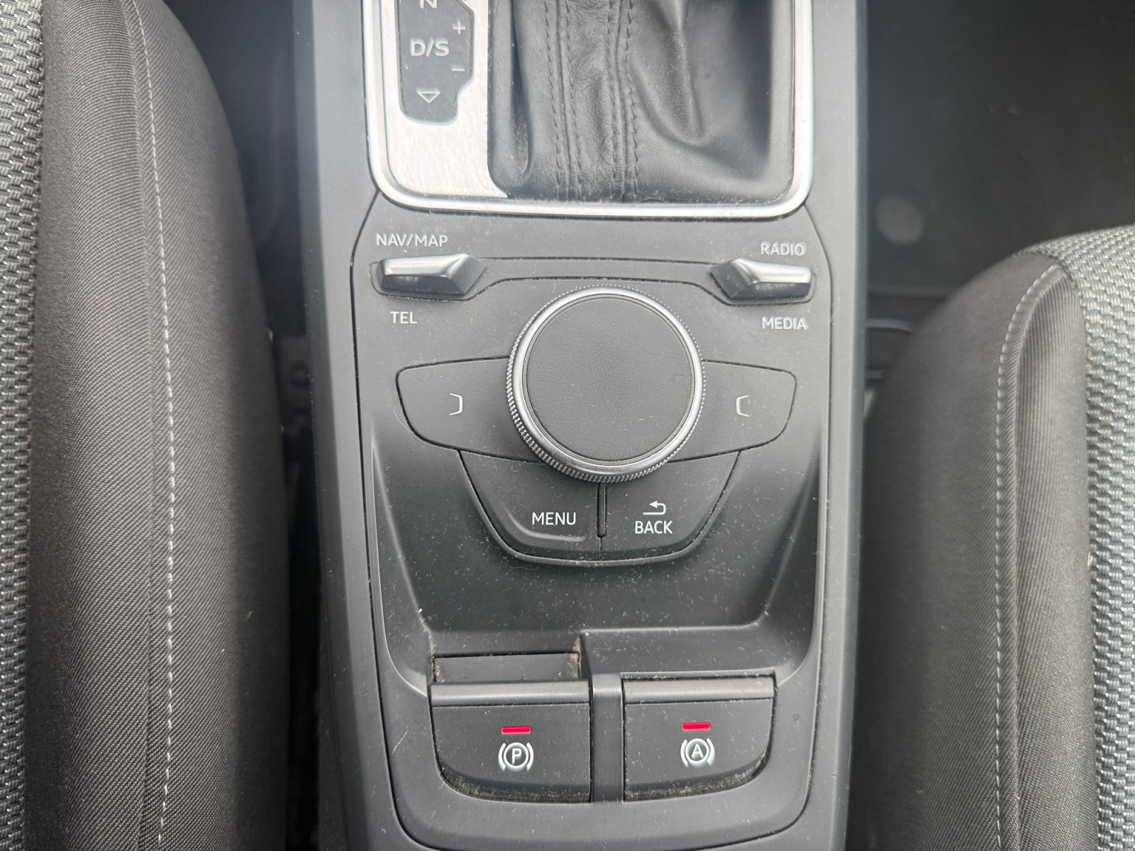 Audi Q2 25