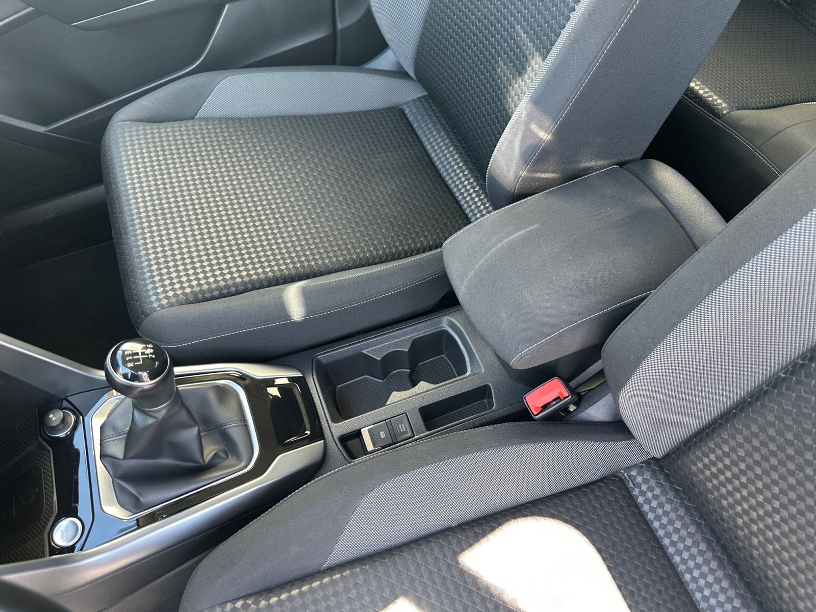 Volkswagen T-Roc 28
